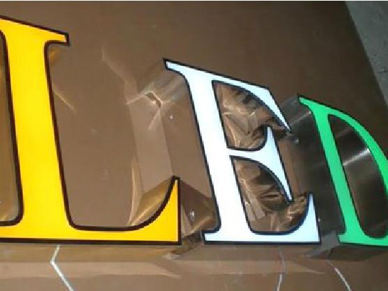 澄城介绍LED招牌的基础知识。